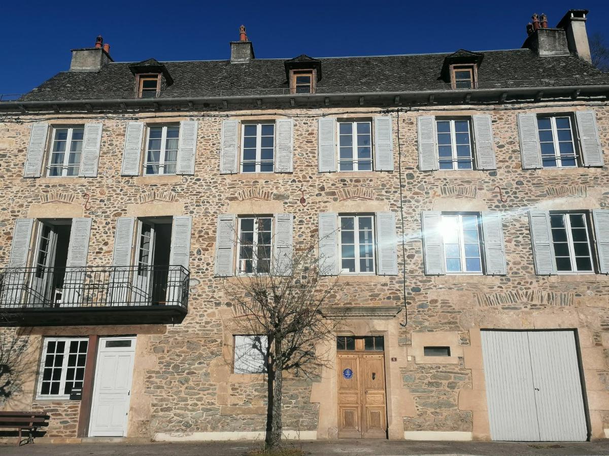 Gite Les Pieds Dans L'Olt - Ultreia Bed & Breakfast Estaing  Exterior photo